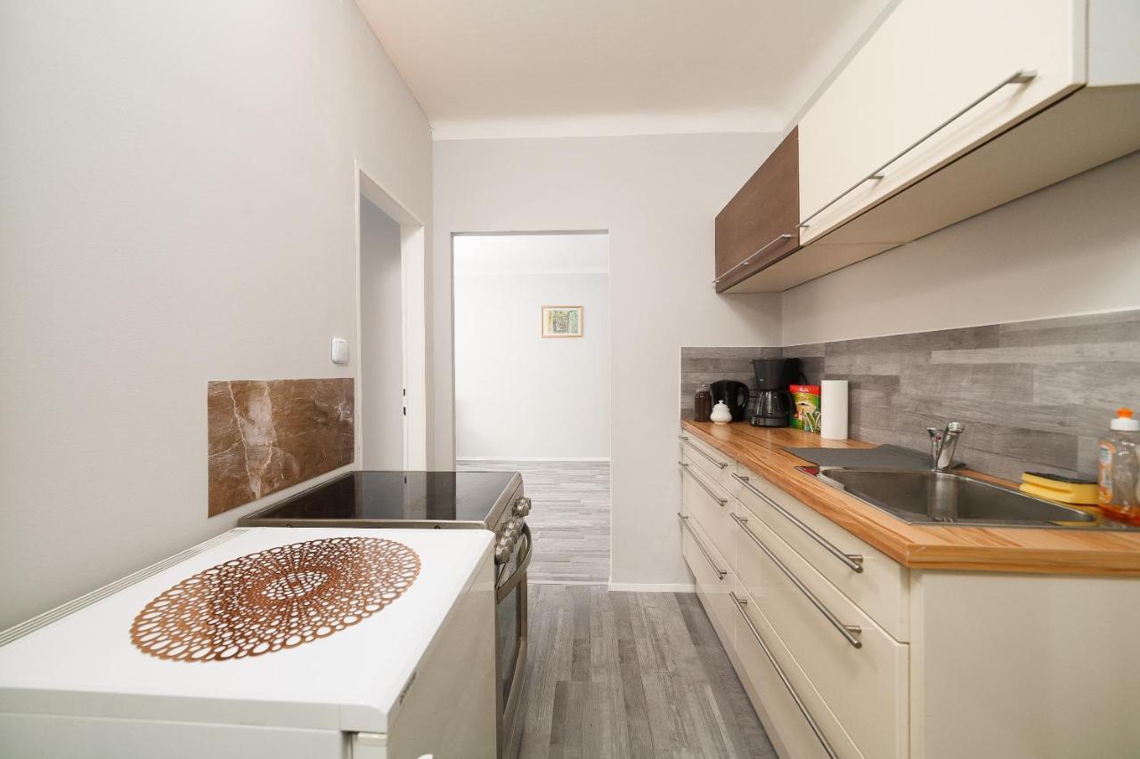 Brand-new On Shopping Street In Schoenbrunn With Lift Access Appartement *